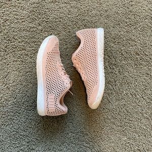 NOBULL trainers - women’s size 7 - pink